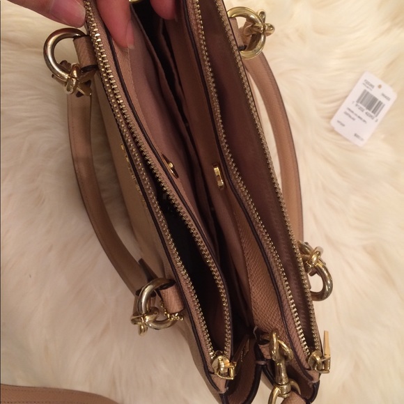 ✨HOST PICK✨Leather Coach: pink - Picture 4 of 5